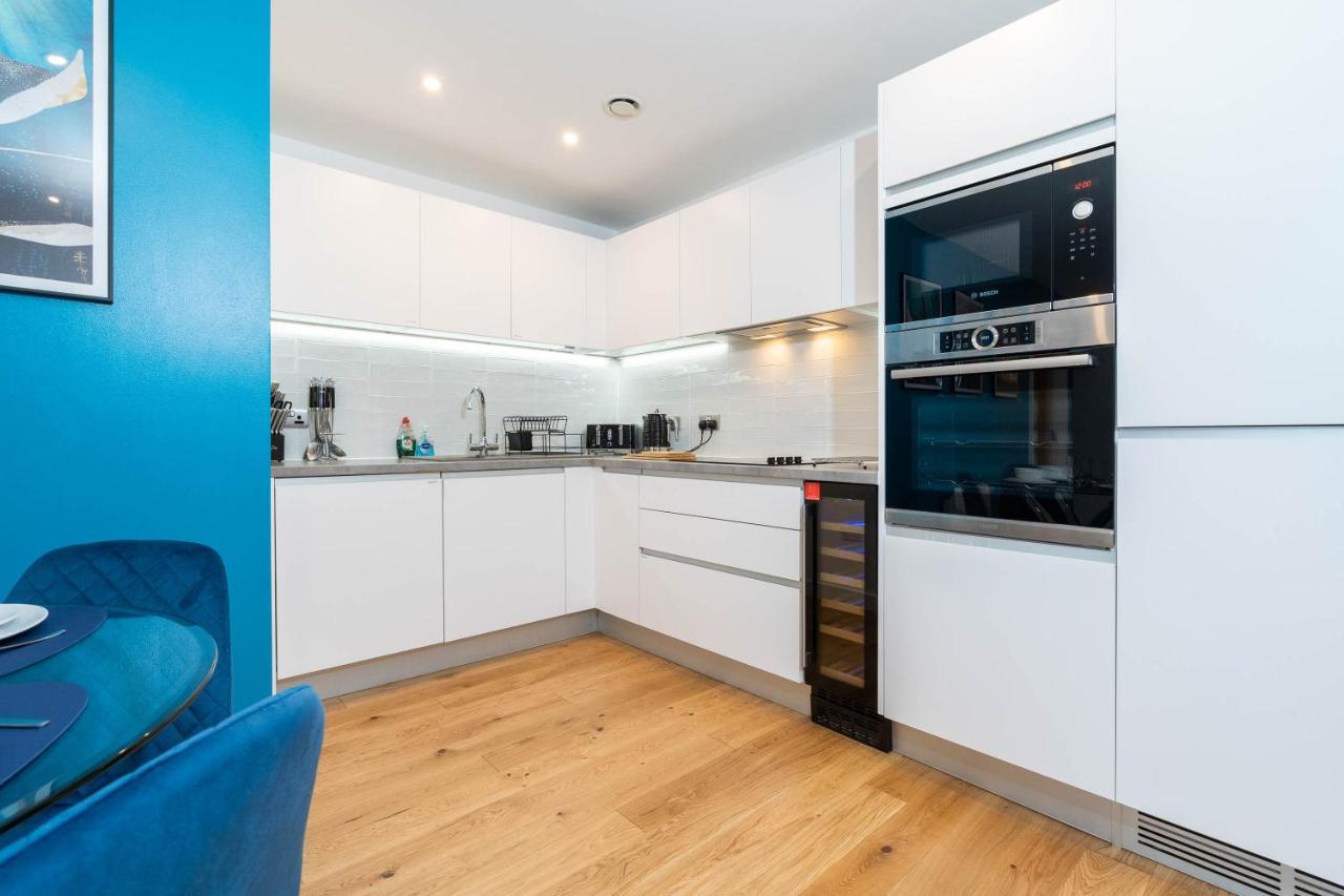 Maevela Apartments - Luxury Broad St Apartment - 2 Bed, 2 Bath - City Centre/Cube/Mailbox - With Underground Parking ✓- L Shape Sofa, Large 50 Inch Smart Tv With Free Netflix & Wifi Бирмингем Экстерьер фото